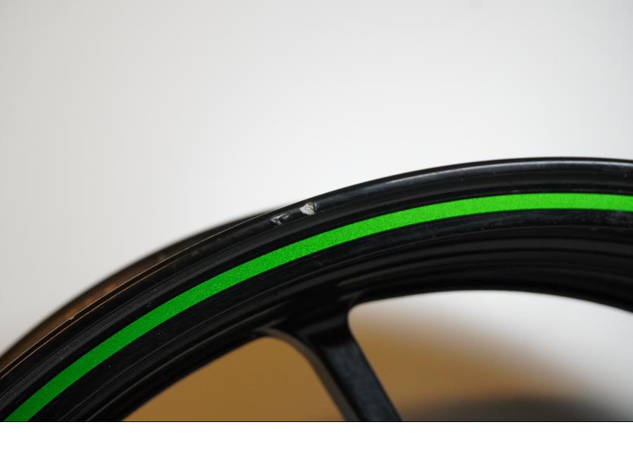 Extrabild1 på Fälg från en Kawasaki Z 900 -2017 motorcykel.