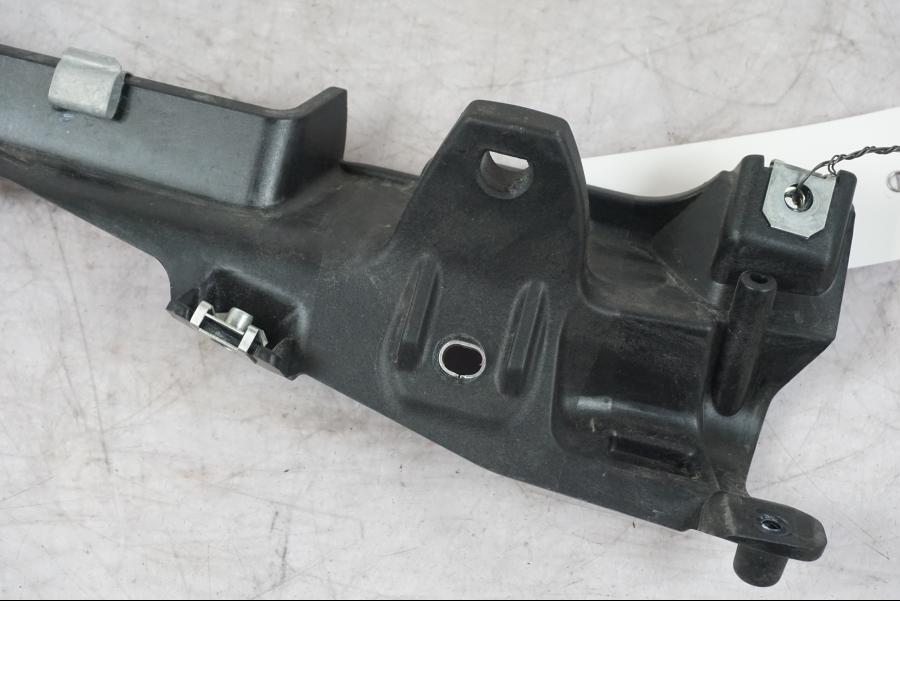 Vänster sida på Sidoväskhållare från en BMW K 1600 GTL -2015 motorcykel.