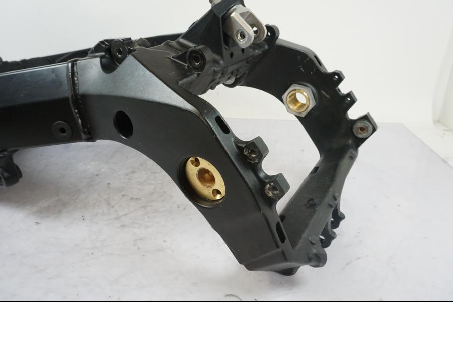 Vänster sida på Ram från en Suzuki GSX-R 1000 -2005 motorcykel.