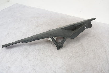 Baksidan på Kedjeskydd från en BMW F 800 R -2018 motorcykel.