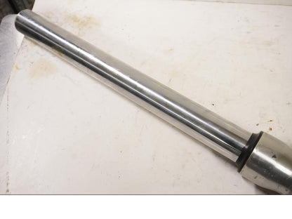 Höger sida på Gaffelben från en Suzuki SV 650 -1999 motorcykel.