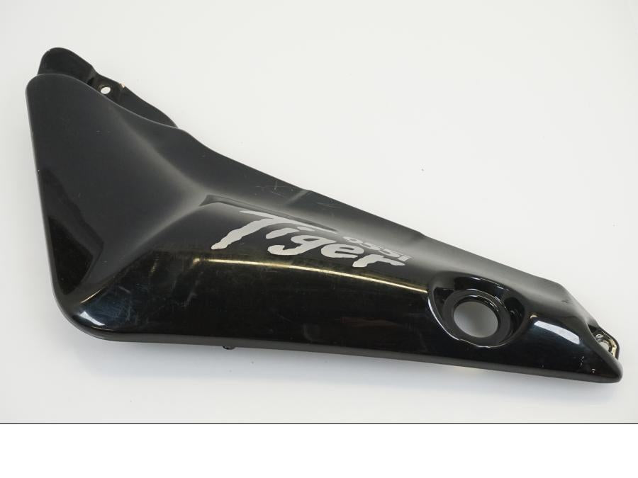 Baksidan på Sidopanel från en Triumph Tiger -2004 motorcykel.