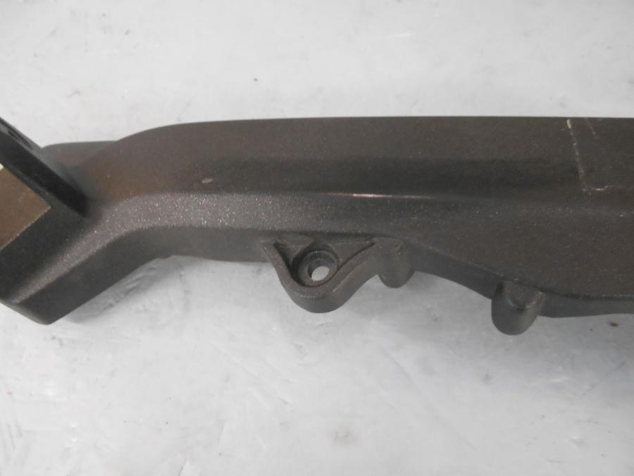 Baksidan på Fotpinnefäste från en Ducati Scrambler 800 -2017 motorcykel.