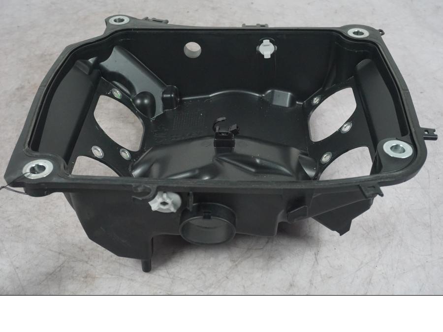 Baksidan på Luftburk från en Ducati Multistrada V4 -2024 motorcykel.