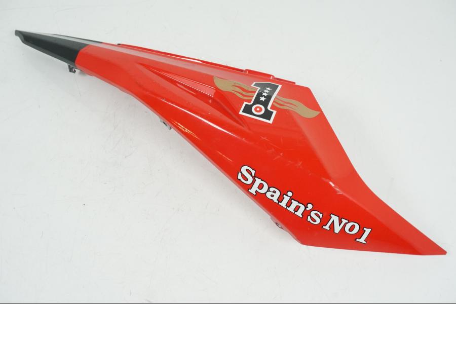 Framsidan på Bakvinge från en Aprilia RS 125 -2008 motorcykel.