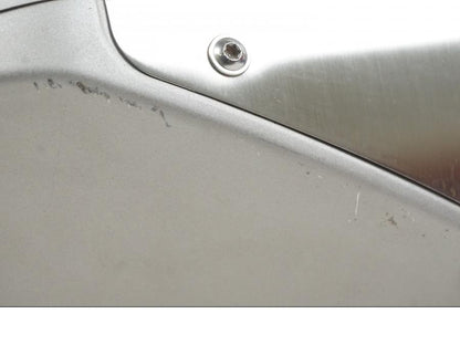 Snett uppifrån på Ljuddämpare från en BMW K 1600 -2013 motorcykel.