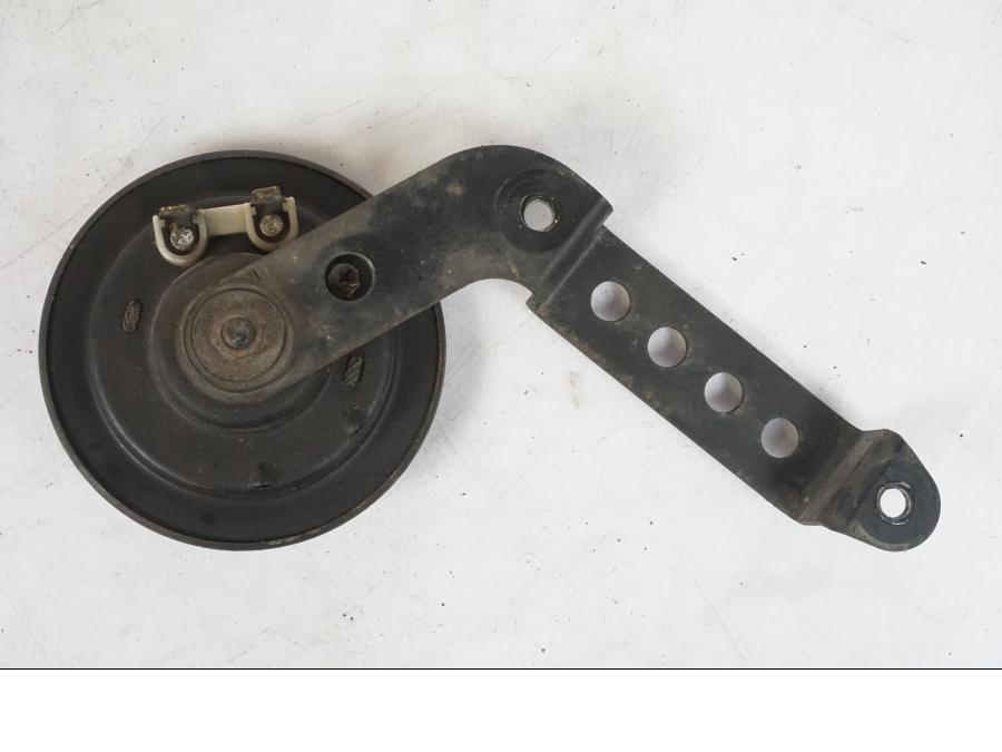 Baksidan på Signalhorn / Tuta från en Suzuki GSX 550 EF -1985 motorcykel.