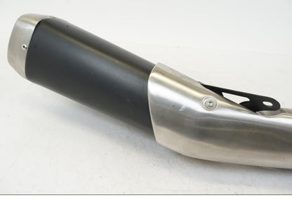 Snett uppifrån på Ljuddämpare från en Aprilia Tuono V4R -2011 motorcykel.