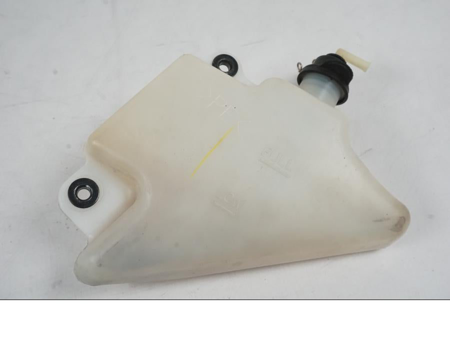 Snett uppifrån på Vattenexpansionskärl från en Yamaha YZF 1000 R1 -2007 motorcykel.