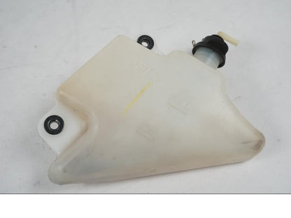 Snett uppifrån på Vattenexpansionskärl från en Yamaha YZF 1000 R1 -2007 motorcykel.