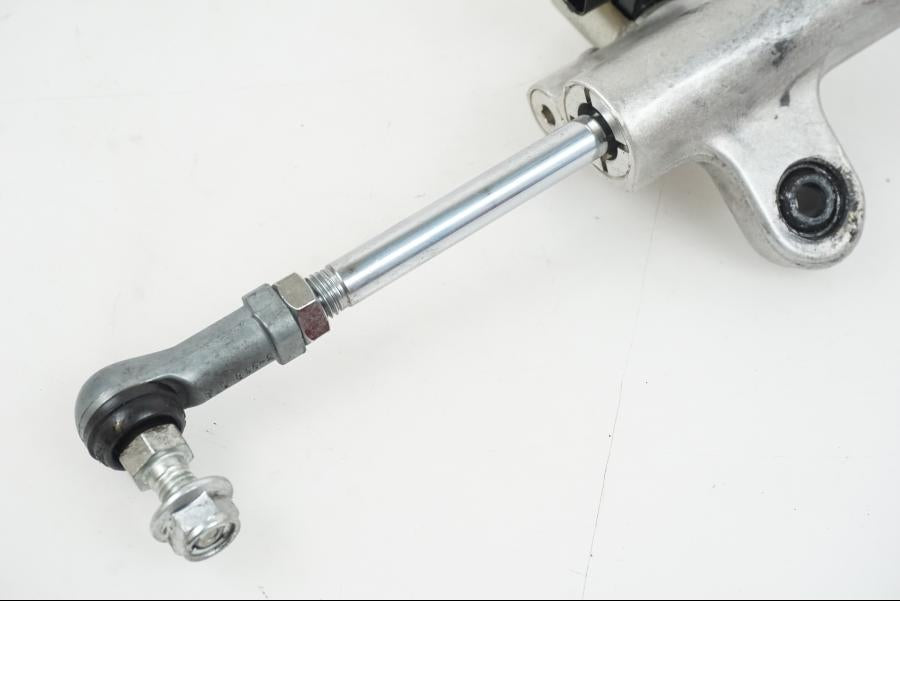 Snett uppifrån på Styrdämpare från en Suzuki GSX-R 750 -2009 motorcykel.