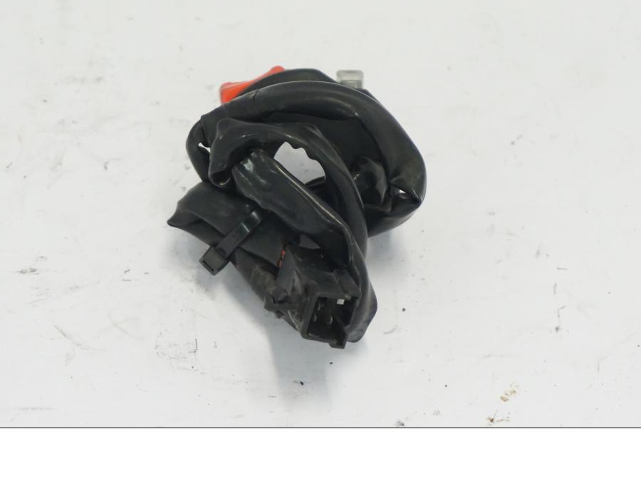 Baksidan på Styrelreglage från en Suzuki DL 1000 -2003 motorcykel.