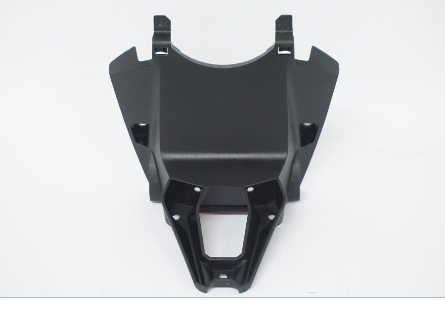 Snett nerifrån på Skylthållare från en BMW R 1250 GS -2022 motorcykel.