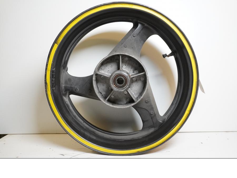 Extrabild2 på Fälg från en Honda VTR 1000 F -1997 motorcykel.