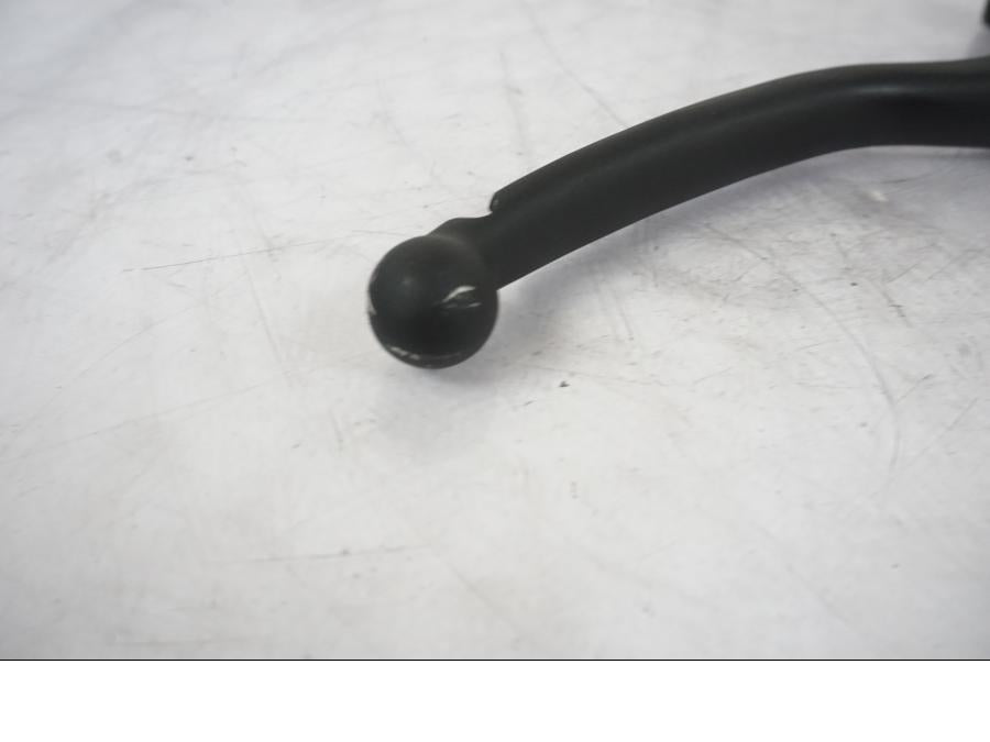 Snett uppifrån på Kopplingsgrepp från en KTM 790 Duke -2019 motorcykel.