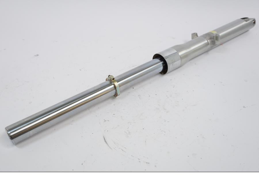 Baksidan på Gaffelben från en Kawasaki VN 1500 -2002 motorcykel.