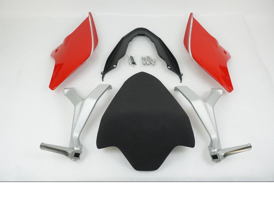 Vänster sida på Bakvinge från en Ducati Panigale V2 -2022 motorcykel.