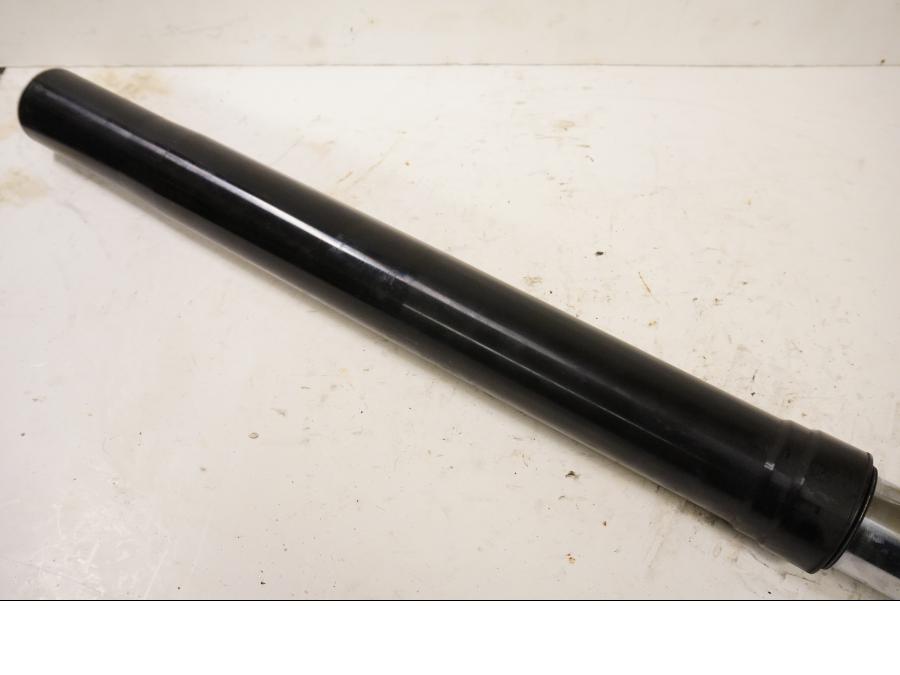 Höger sida på Gaffelben från en KTM RC8 -2009 motorcykel.