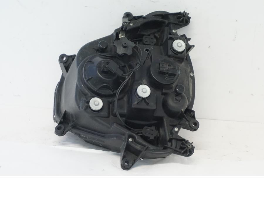 Snett uppifrån på Strålkastare från en Suzuki GSX-R 1000 -2006 motorcykel.