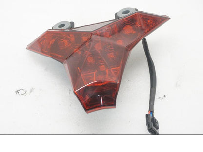 Framsidan på Baklampa från en Kawasaki Z 400 -2020 motorcykel.