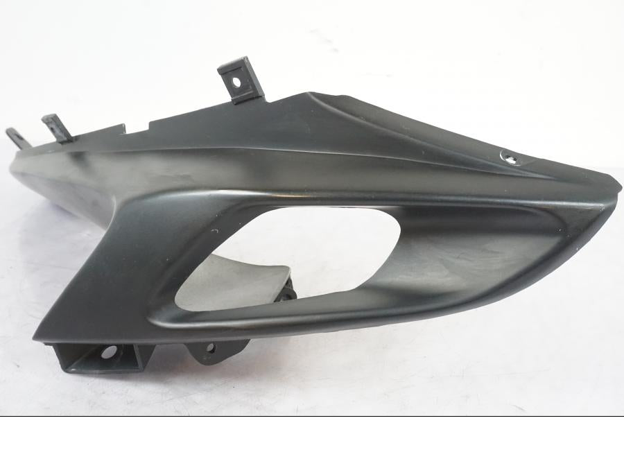 Framsidan på Luftintag från en Suzuki GSX-R 750 -2007 motorcykel.