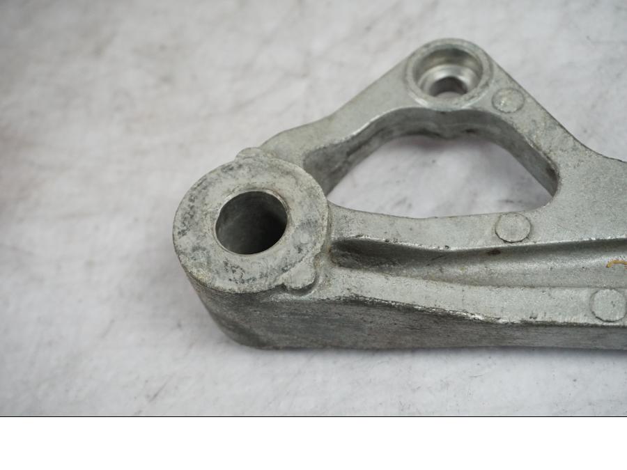 Snett uppifrån på Bromsoksfäste från en Kawasaki ZZR 600 -1991 motorcykel.