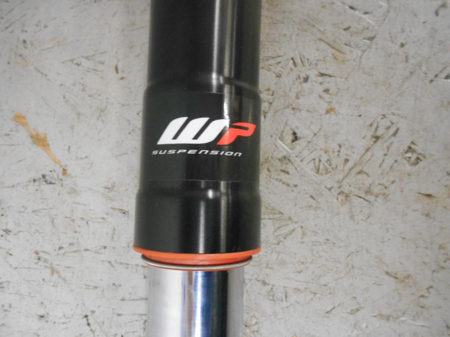 Baksidan på Gaffelben från en Triumph Tiger 800 -2016 motorcykel.