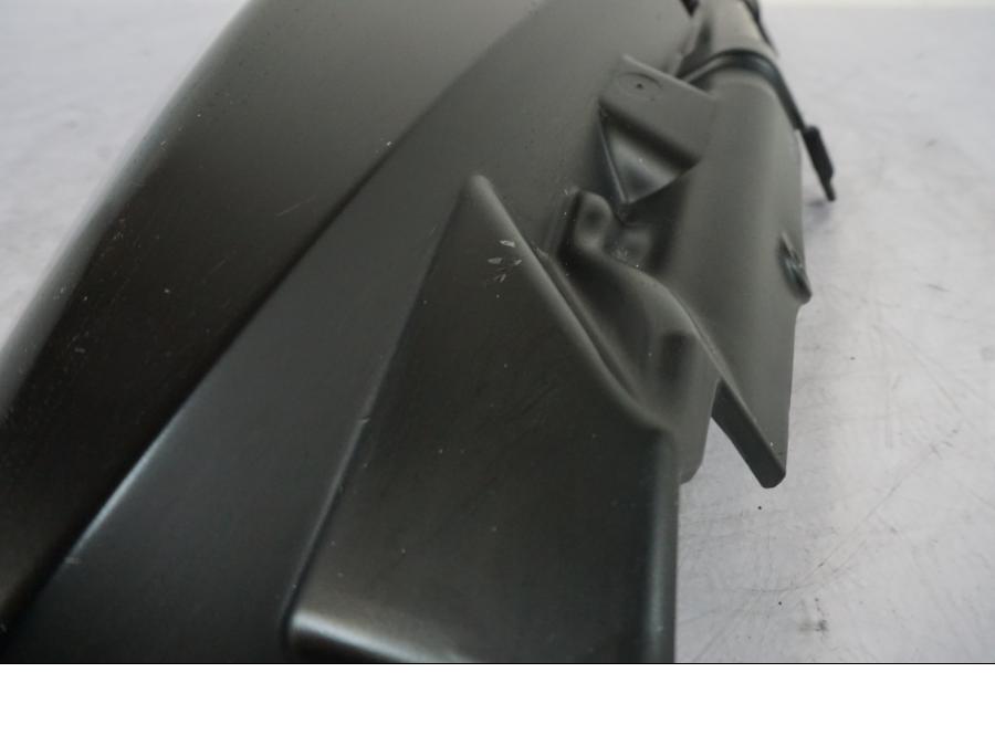 Snett uppifrån på Bakvinge från en KTM 990 Super Duke -2006 motorcykel.