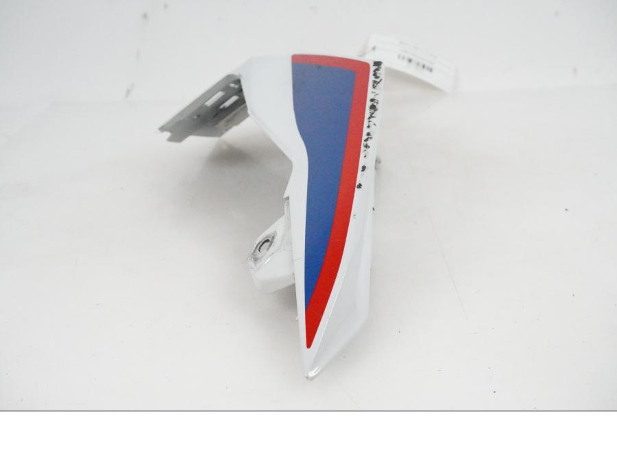 Höger sida på Bakvinge från en BMW S 1000 R -2017 motorcykel.