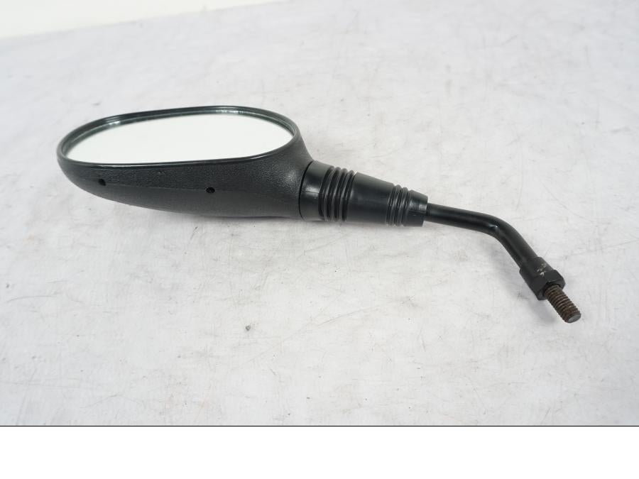 Framsidan på Backspegel från en Yamaha Aerox 4 -2019 moped.