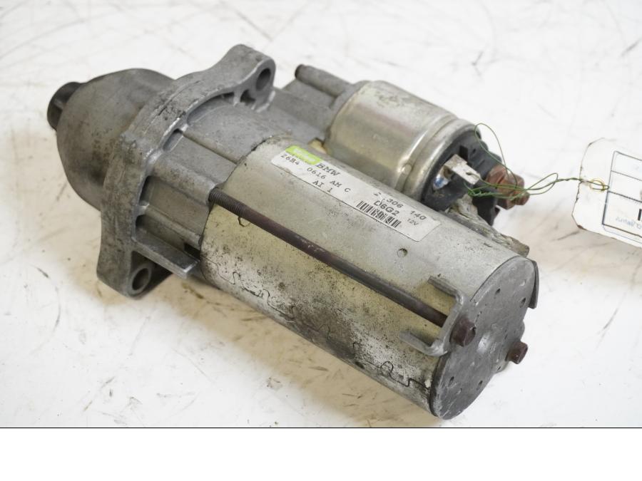 Framsidan på Startmotor från en BMW R 1200 GS -2004 motorcykel.