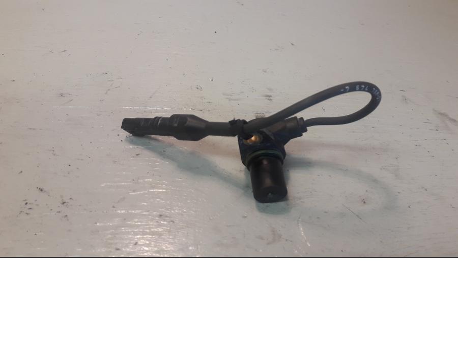 Framsidan på Vevaxelsensor från en BMW F 800 GS -2009 motorcykel.