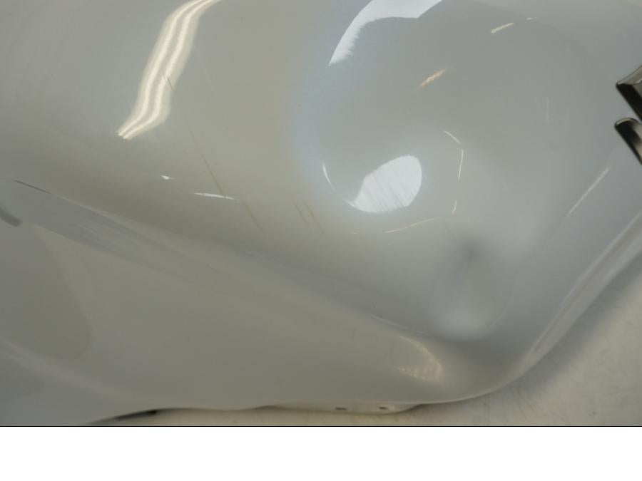 Baksidan på Bensintank från en Suzuki GSX 1300 R -2017 motorcykel.