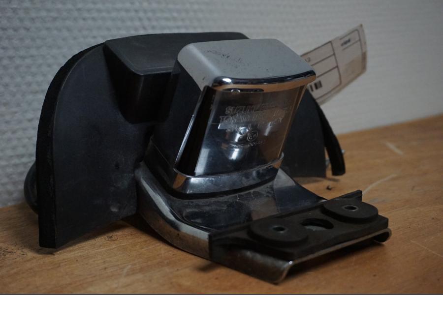 Baksidan på Skyltbelysning från en Suzuki VS 1400 -1998 motorcykel.