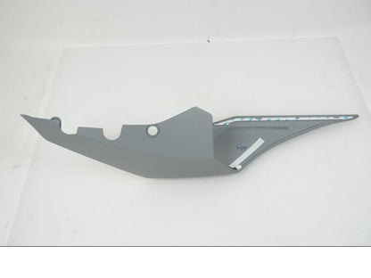 Vänster sida på Bakvinge från en Yamaha YZF 1000 R1 -2020 motorcykel.