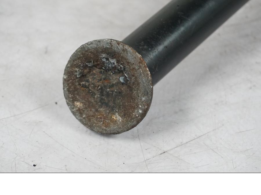 Höger sida på Sidostöd från en KTM 690 SM R -2009 motorcykel.