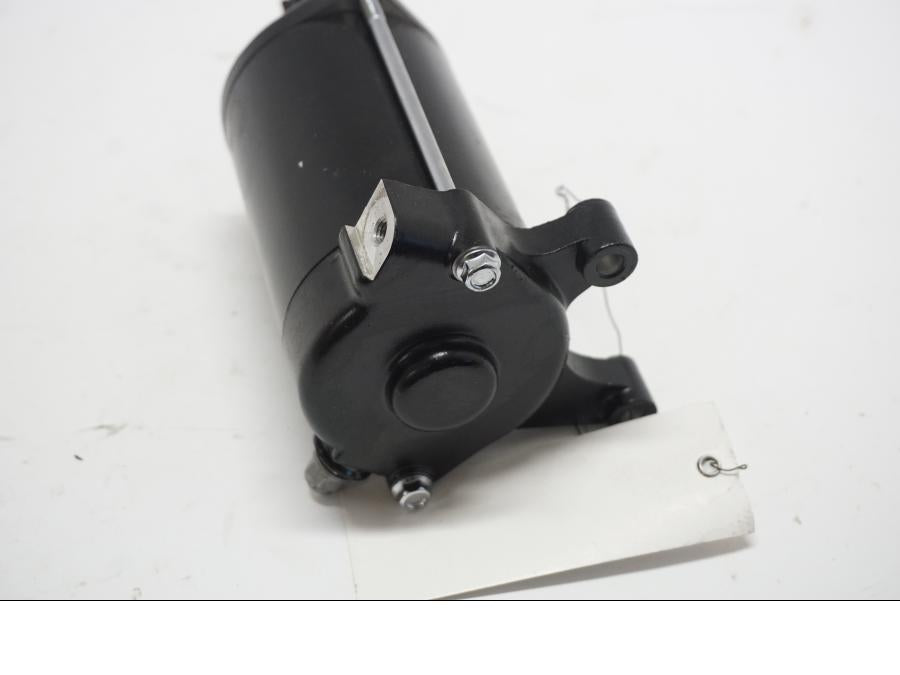 Vänster sida på Startmotor från en BMW R 1250 GS -2019 motorcykel.