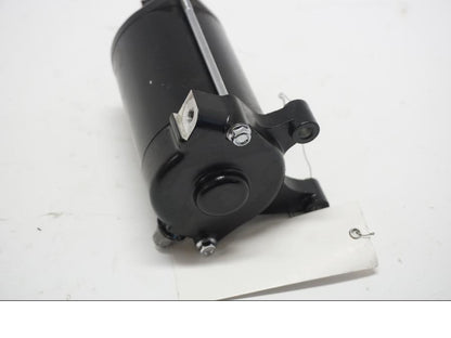 Vänster sida på Startmotor från en BMW R 1250 GS -2019 motorcykel.