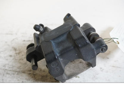 Baksidan på Bromsok från en Honda CB 750 SF -1999 motorcykel.