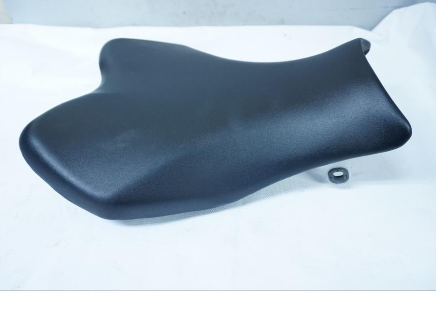 Vänster sida på Sadel från en Suzuki GSX-R 1000 -2011 motorcykel.