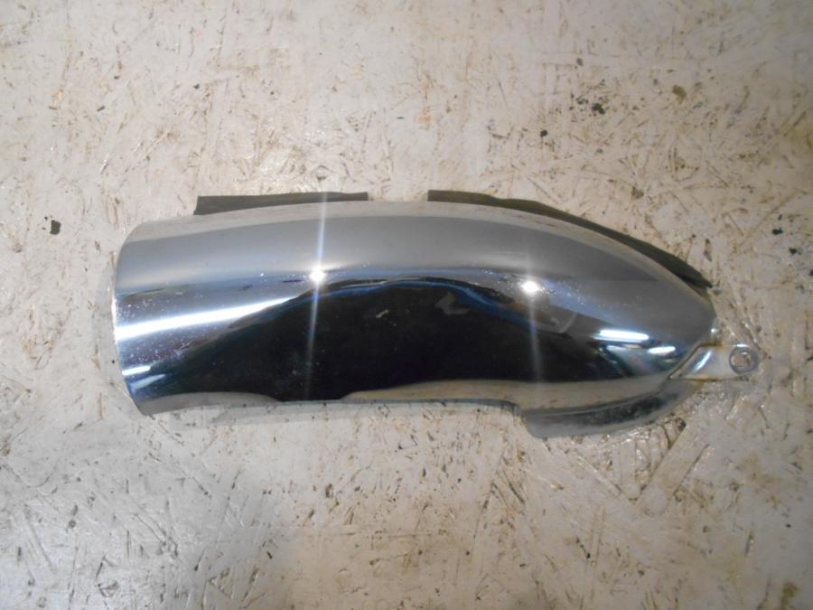 Framsidan på Värmeskydd från en Honda GL 1800 -2001 motorcykel.