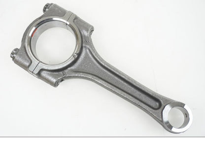 Framsidan på Vevstake från en BMW F 850 GS -2019 motorcykel.