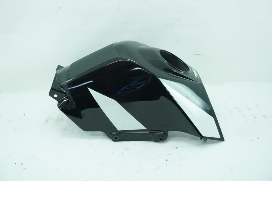 Framsidan på Bensintankskåpa från en KTM RC 390 -2019 motorcykel.