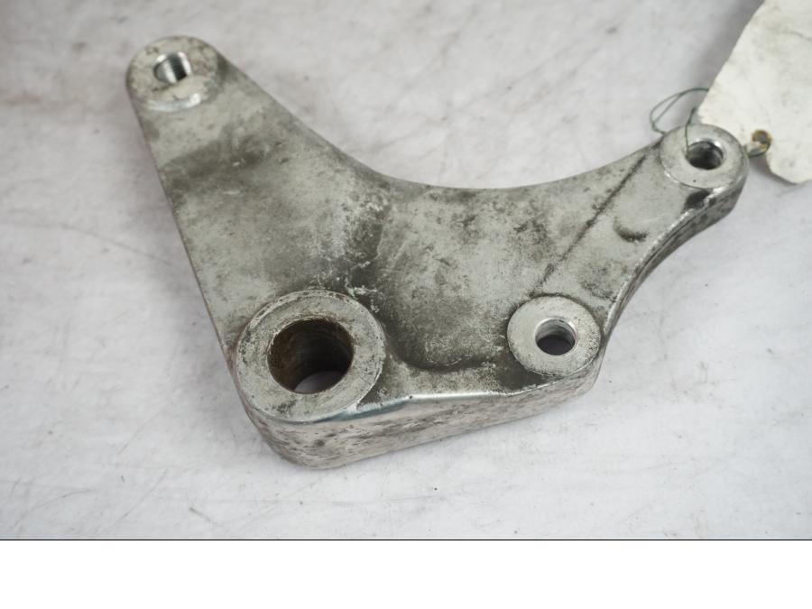 Framsidan på Bromsoksfäste från en Kawasaki VN 1500 -1994 motorcykel.