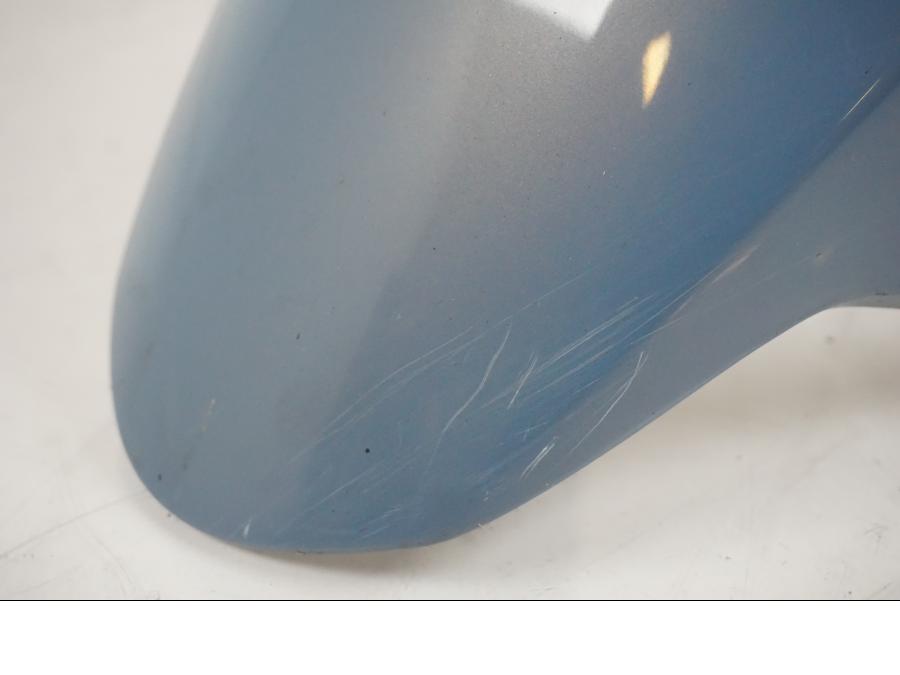 Snett uppifrån på Framskärm från en BMW F 650 CS -2002 motorcykel.