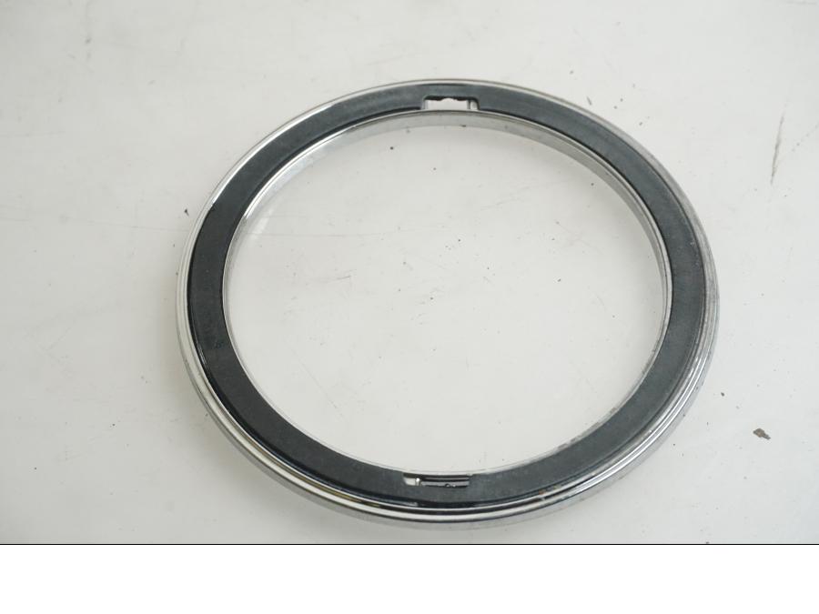 Framsidan på Instrumentkromfront från en Indian Chieftain Dark Horse -2019 motorcykel.