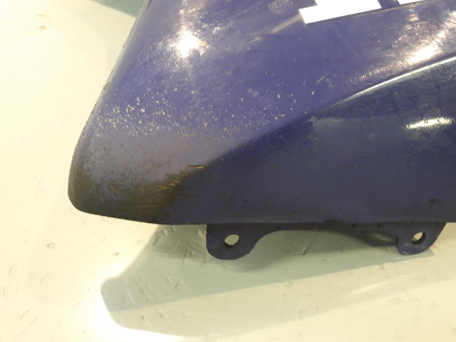 Höger sida på Sidkåpa från en Honda CBR 600 -1999 motorcykel.