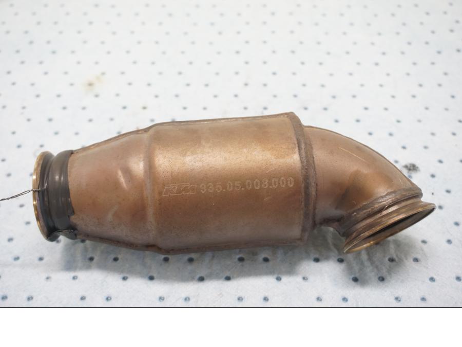 Framsidan på Mellanrör från en KTM 125 Duke -2017 motorcykel.