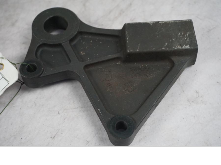 Framsidan på Bromsoksfäste från en Kawasaki ZX-10R -2008 motorcykel.