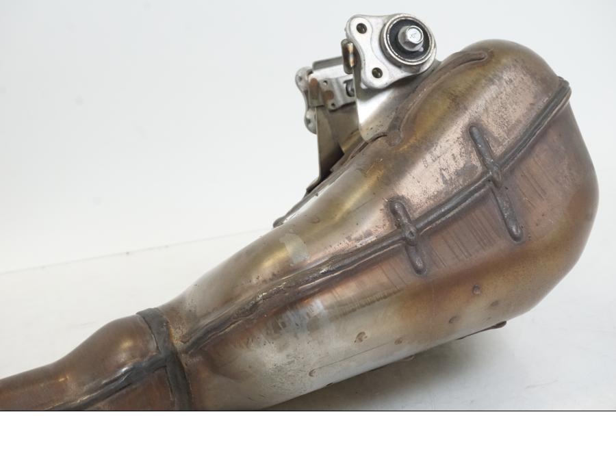 Extrabild2 på Avgassystem från en Yamaha YZF R7 -2022 motorcykel.